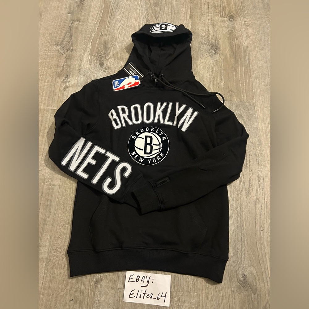 Men’s pro standard Brooklyn Nets embroidered stacked patch Black Hoodie